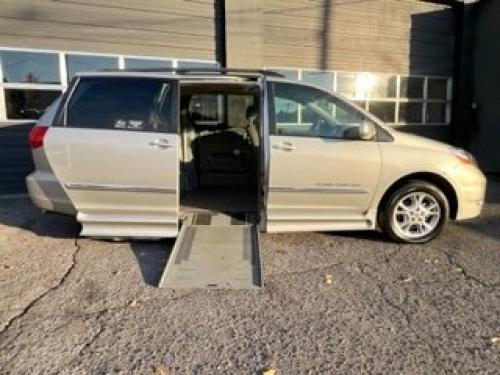 2006 TOYOTA Sienna Limited Braun Rampvan