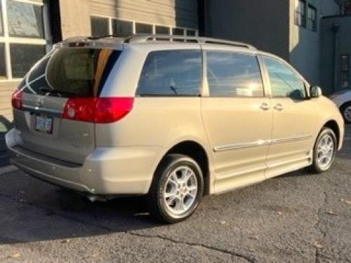 2006 TOYOTA Sienna Limited Braun Rampvan