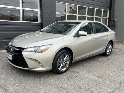 2017 TOYOTA Camry SE