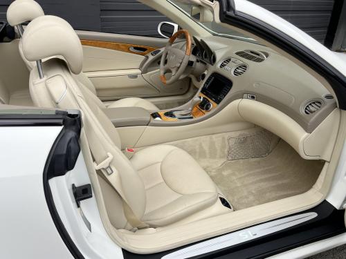 2005 MERCEDES BENZ SL 500