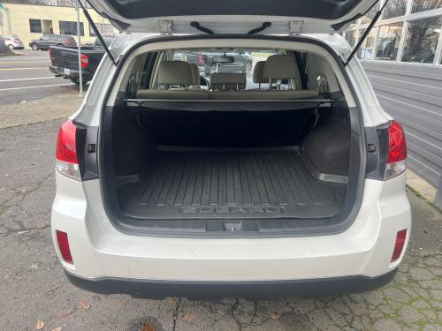 2011 SUBARU Outback 2.5 Premium