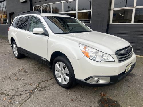 2011 SUBARU Outback 2.5 Premium