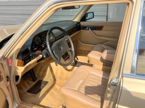 1985 MERCEDES BENZ 380SE