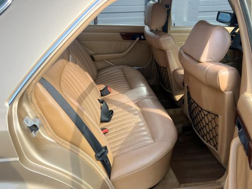 1985 MERCEDES BENZ 380SE