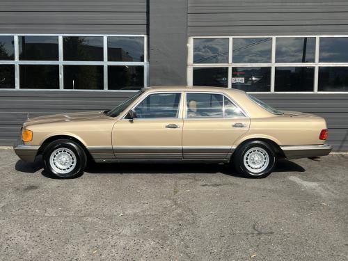 1985 MERCEDES BENZ 380SE