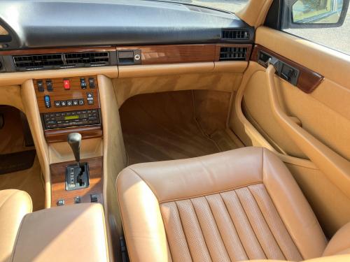 1985 MERCEDES BENZ 380SE