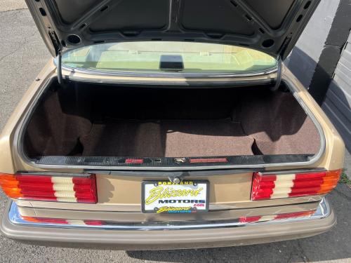 1985 MERCEDES BENZ 380SE