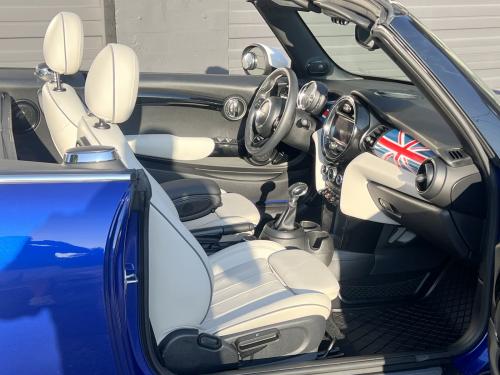 2019 MINI Cooper convertible Iconic Edition