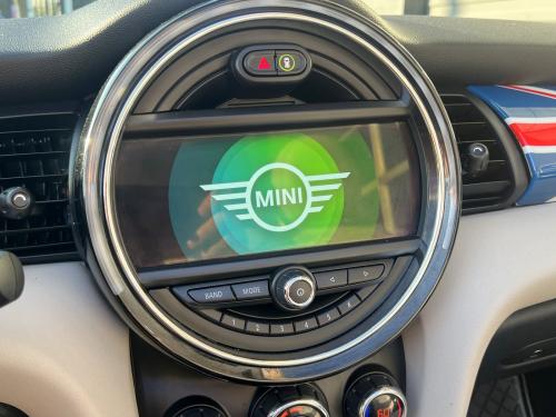 2019 MINI Cooper convertible Iconic Edition